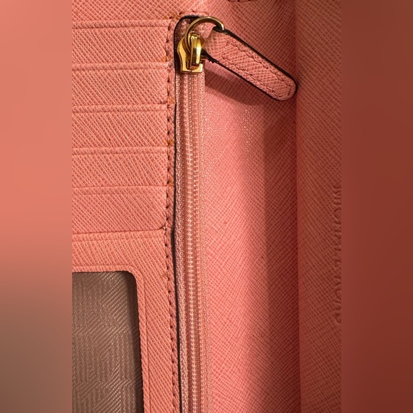 Michael Kors Pebbled Leather Smartphone Wristlet - Picture 4 of 4